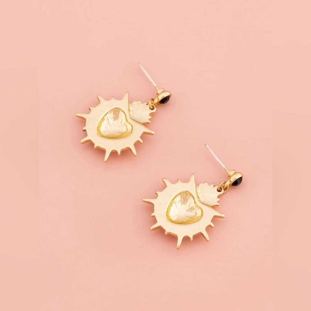 ⚜️🖤 Heart Decor Drop Earrings 🖤⚜️ Brand New - Picture 4 of 10